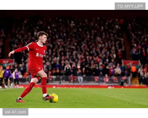 伤情通报:罗马中场核心佩莱格里尼腿筋受伤,预计缺席四周 伤情通报:罗马中场核心佩莱格里尼腿筋受伤,预计缺席四周